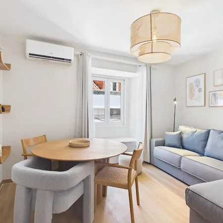 Brand-new 1br W/ A/c - Principe Real | By Airnest Lisboa